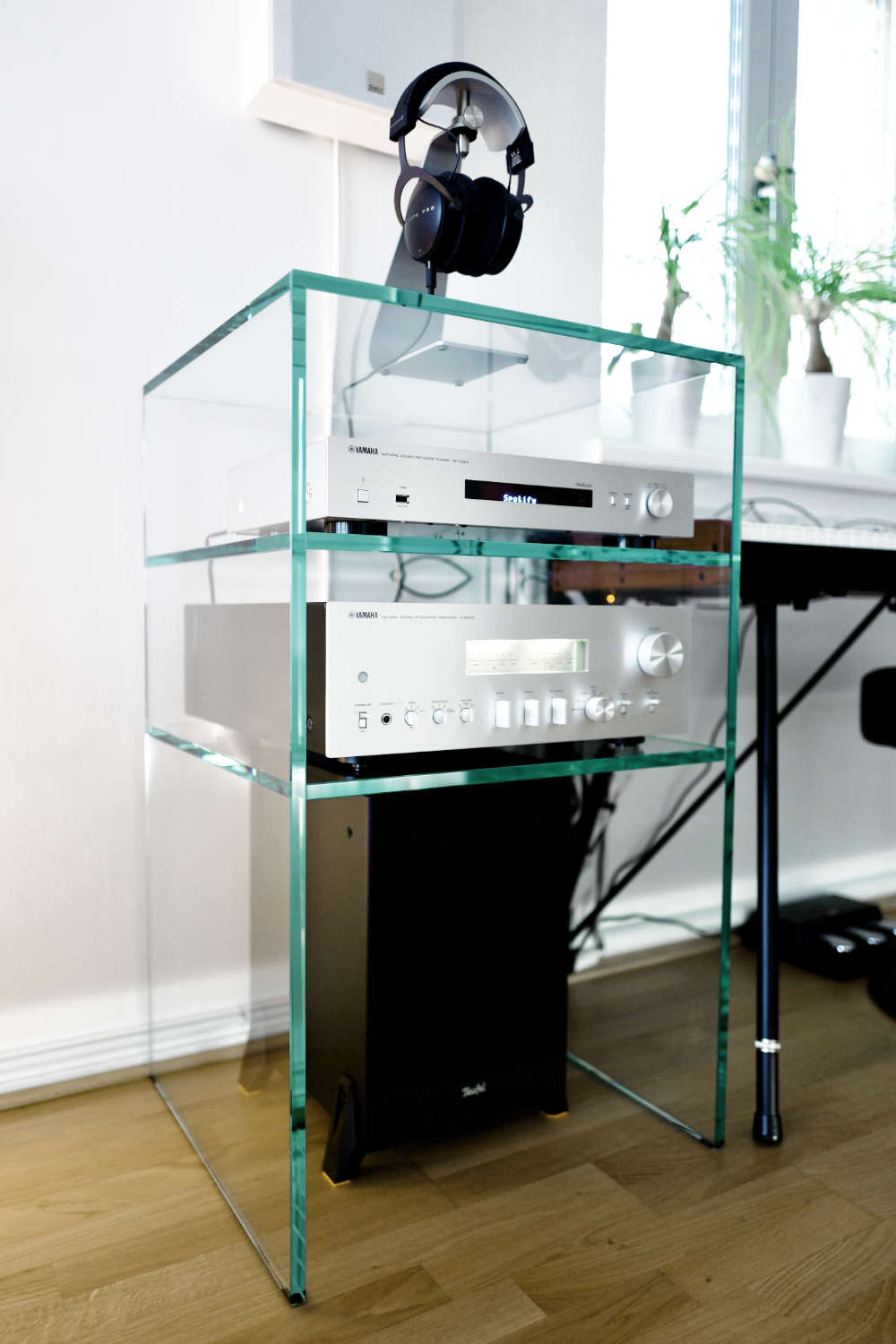 Hifi-Regal Alana nach Mass aus Weissglas